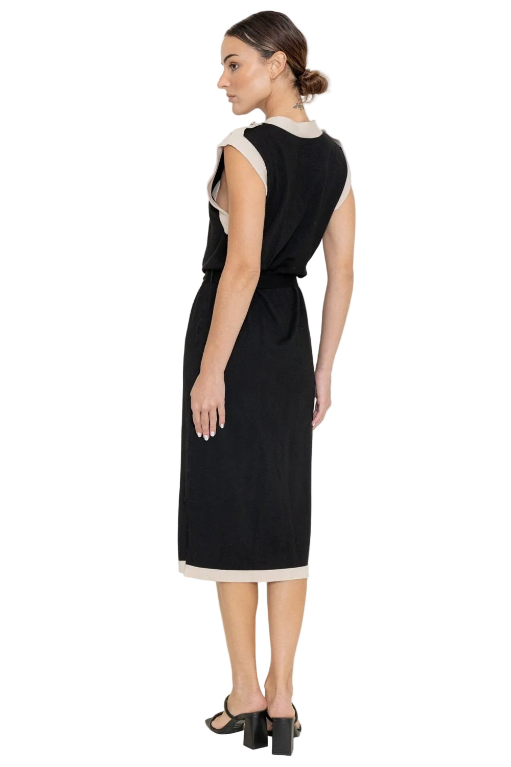 Vestido Negro con Cinturon