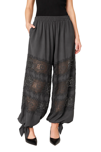Pantalón Balloon Gris con Encaje