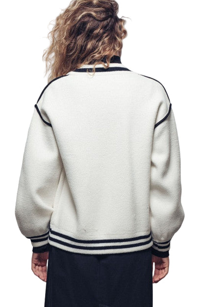 Suéter Blanco con Azul Marino