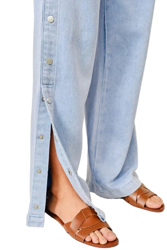 Jeans con Botones Laterales