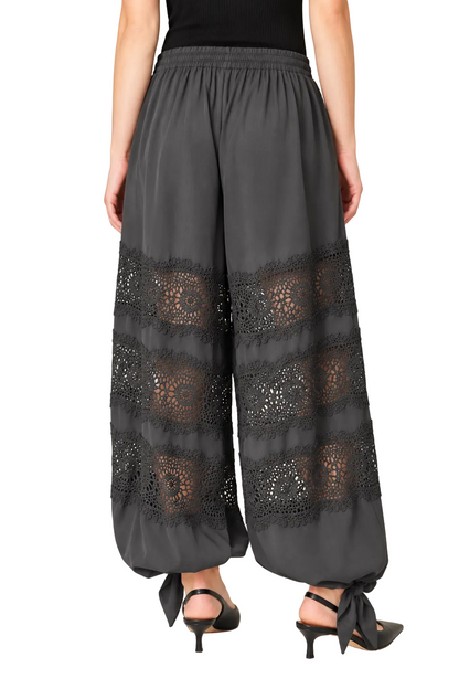 Pantalón Balloon Gris con Encaje
