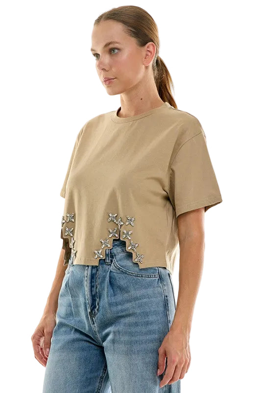 Playera Beige Cropped con Aplicaciones