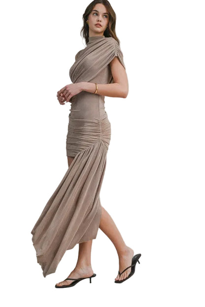 Vestido Drapeado Asimétrico