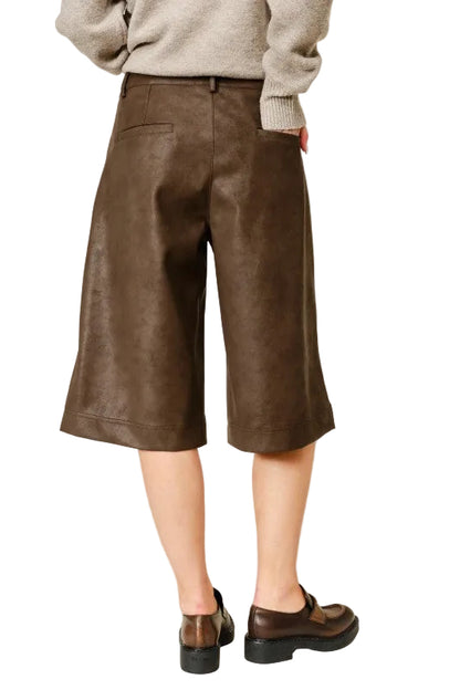 Bermudas Piel Café